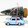 DIY autootje met kerstboom op dak